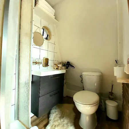Tiny Garden House * Praga