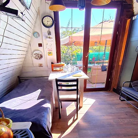 Tiny Garden House *